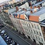 R O M A N T I C View By Kato Apartman *
