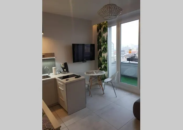 R O M A N T I C View By Kato *