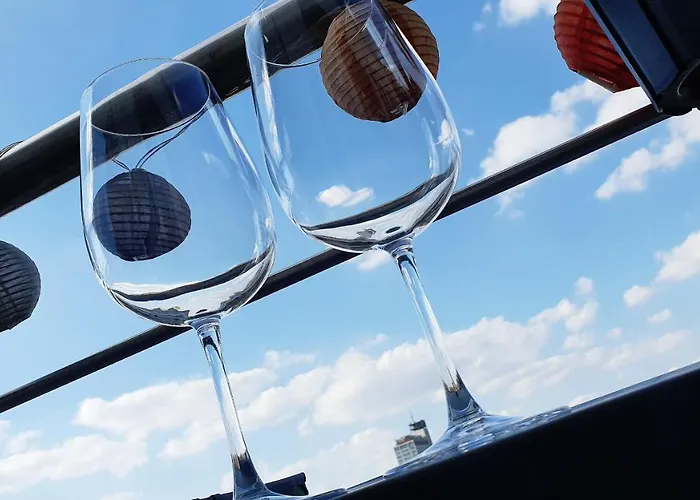 R O M A N T I C View By Kato *