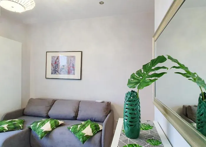 R O M A N T I C View By Kato *