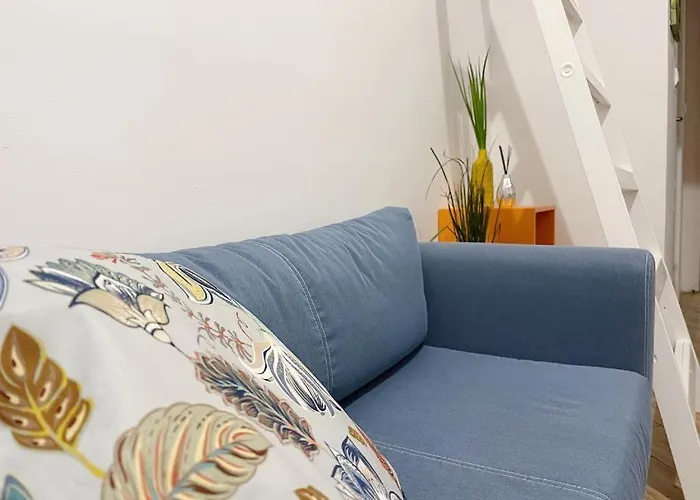 R O M A N T I C View By Kato